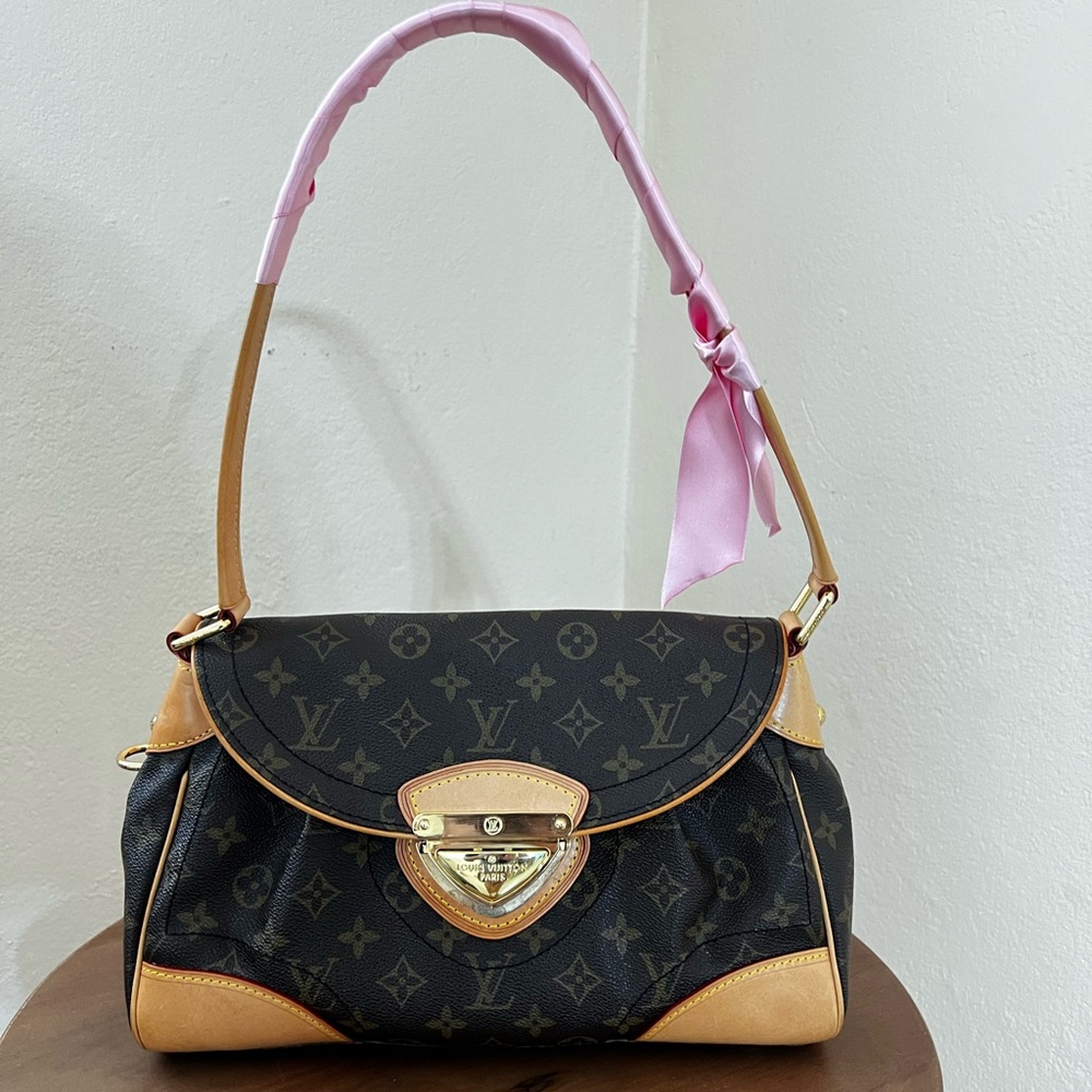 Louis Vuitton Beverly MM in monogram canvas and Vachetta leather